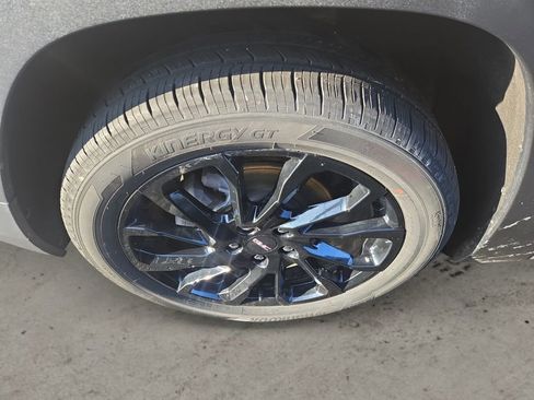 Certified 2023 GMC Terrain SLE w/ Elevation Edition image 9