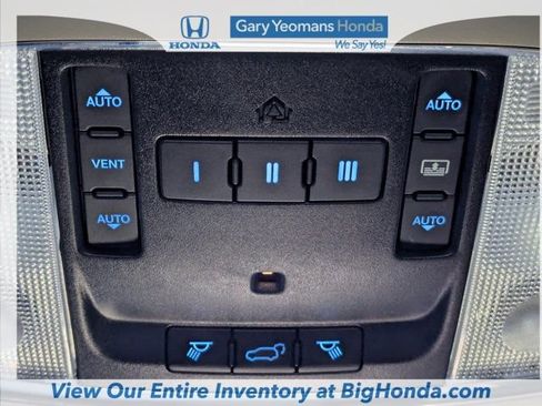 Used 2017 Jeep Grand Cherokee Overland w/ Jeep Active Safety Group image 34