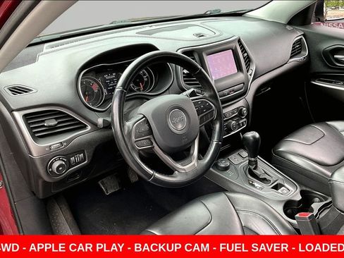 Used 2019 Jeep Cherokee Latitude Plus AWD/4WD image 17