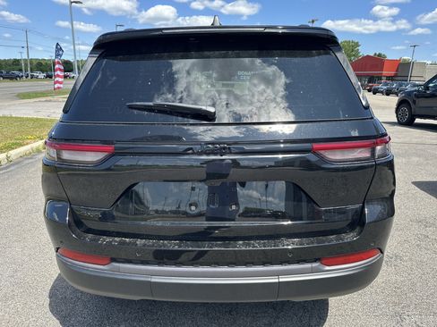Used 2026 Jeep Grand Cherokee Limited w/ Limited Altitude Package AWD/4WD image 13