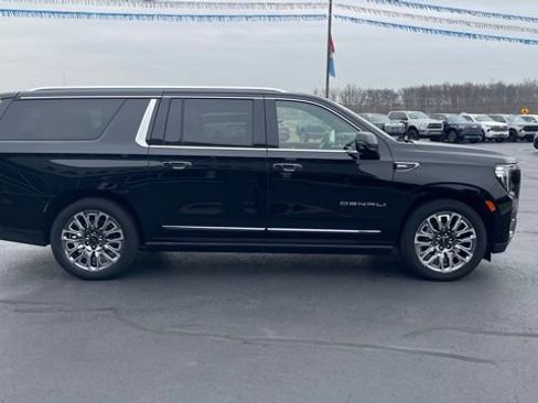Used 2024 GMC Yukon XL Denali Ultimate image 8