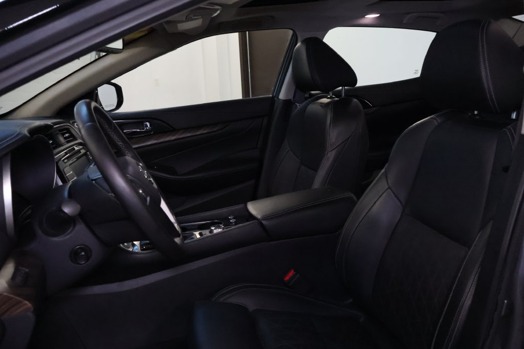 Used 2017 Nissan Maxima Platinum w/ Interior Lighting Package FWD image 15