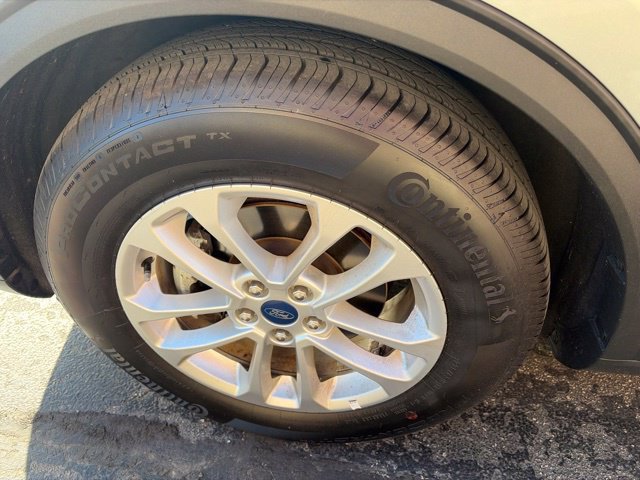 Used 2022 Ford Escape SE w/ Cold Weather Package FWD image 11