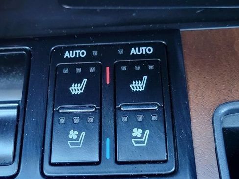Used 2021 Lexus RX 350L Premium w/ Premium Package AWD/4WD image 16