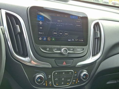 Used 2021 Chevrolet Equinox LT image 24