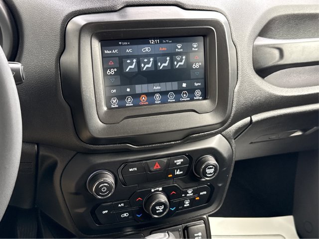 Used 2021 Jeep Renegade Latitude AWD/4WD image 33