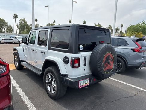Used 2019 Jeep Wrangler Unlimited Sahara image 10