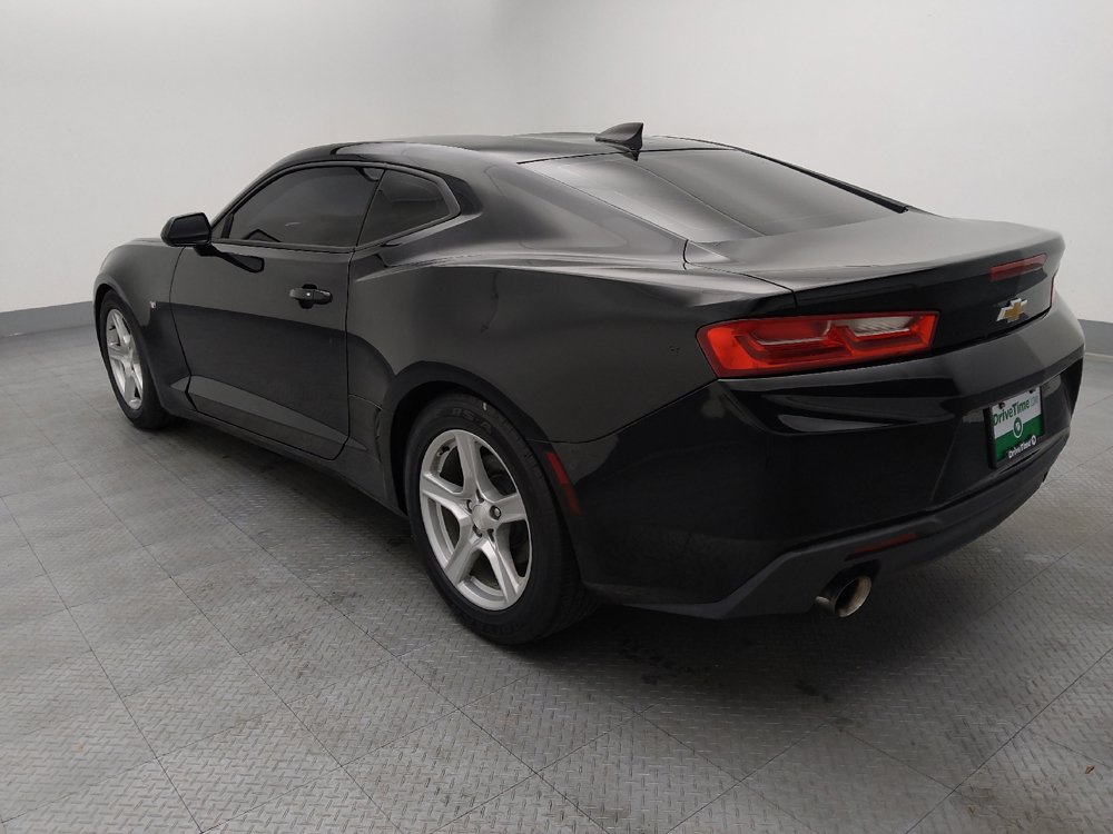Used 2018 Chevrolet Camaro LT RWD image 5