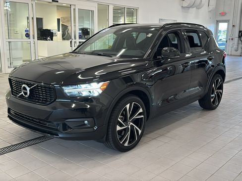 Used 2021 Volvo XC40 T5 R-Design w/ Climate Package AWD/4WD image 9