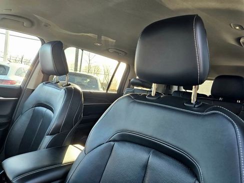 Used 2023 Jeep Grand Cherokee L Limited w/ Luxury Tech Group II image 20