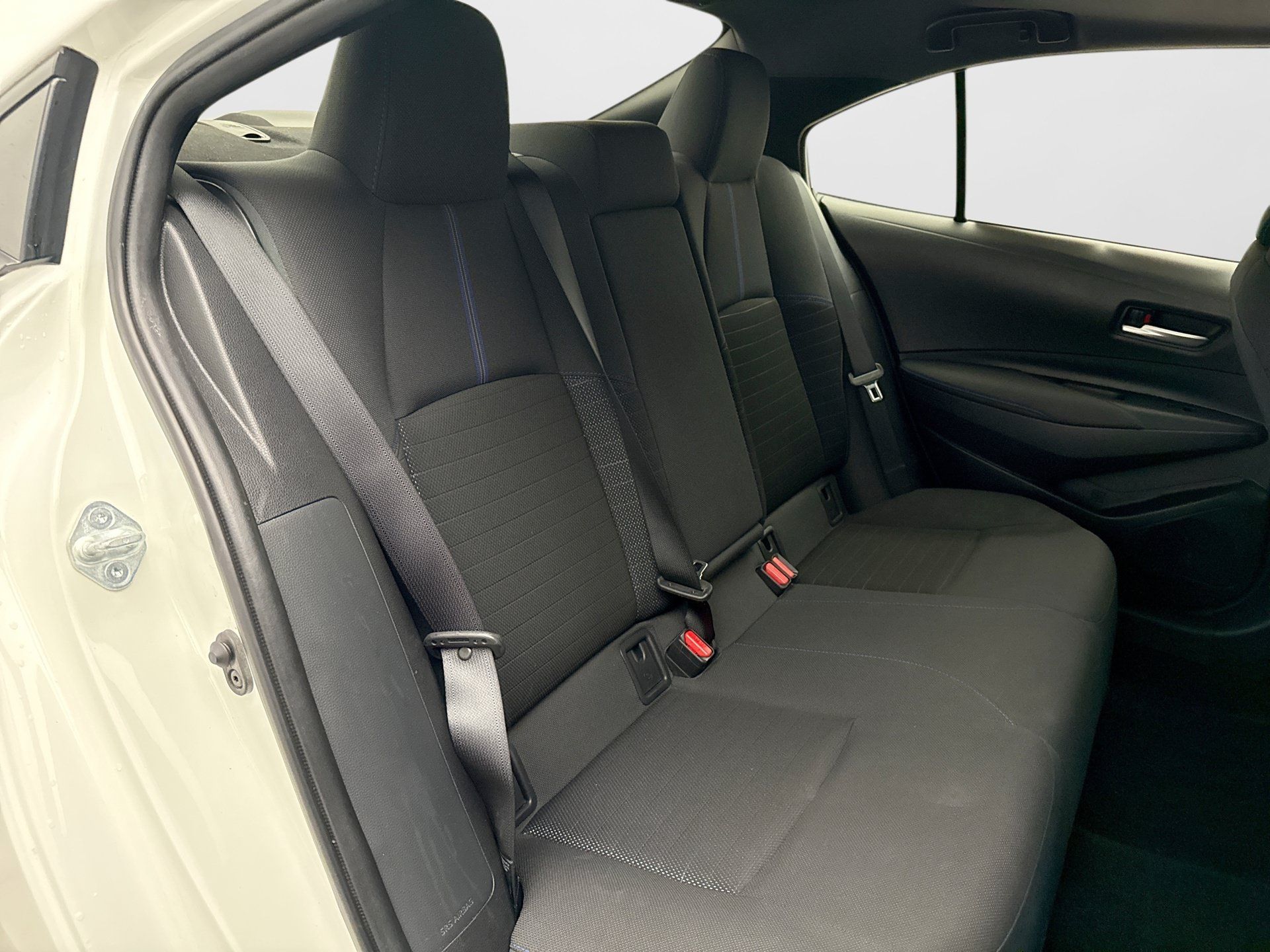 Used 2022 Toyota Corolla SE w/ SE Premium Package FWD image 17