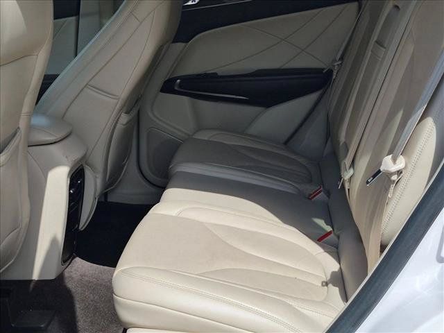 Used 2018 Lincoln MKC Reserve FWD image 10