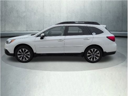 Used 2016 Subaru Outback 2.5i Limited image 2