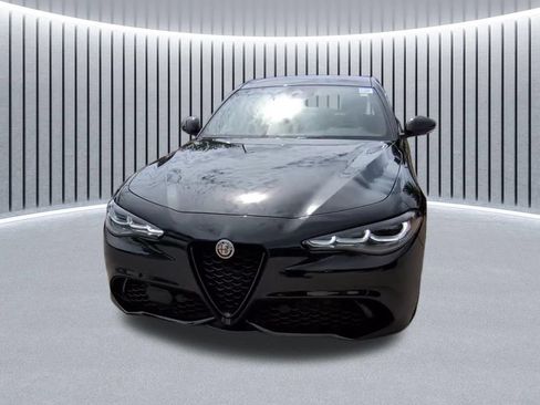 Used 2024 Alfa Romeo Giulia Veloce AWD/4WD image 4