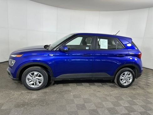 Used 2025 Hyundai Venue SE image 6