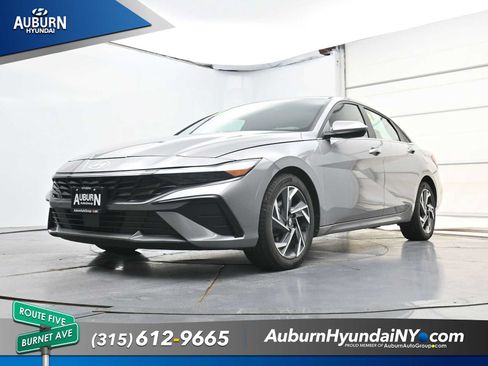 Used 2024 Hyundai Elantra SEL w/ Convenience Package FWD image 25