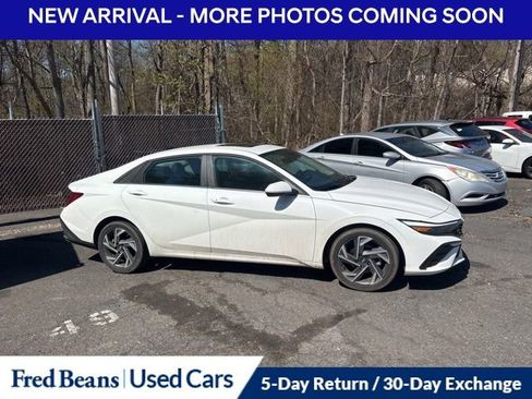 Certified 2025 Hyundai Elantra SEL image 4