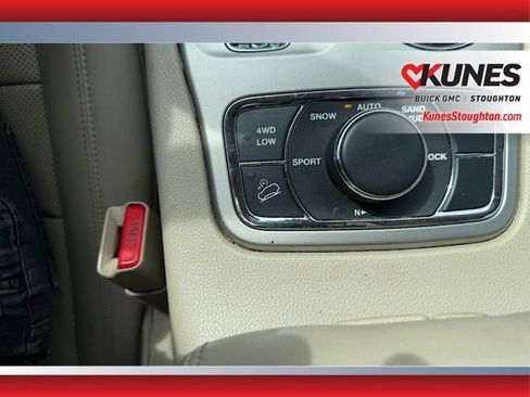 Used 2011 Jeep Grand Cherokee Limited w/ Luxury Group II AWD/4WD image 23