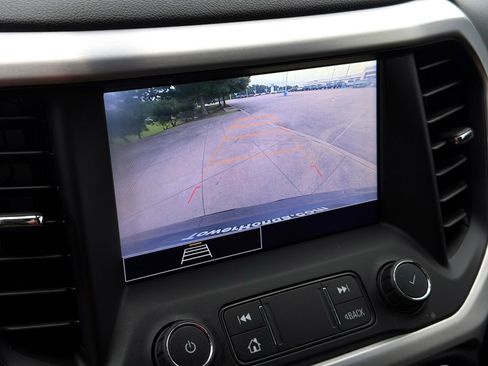 Used 2020 GMC Acadia SLE FWD image 16