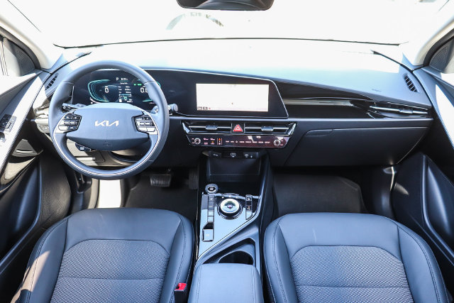 Certified 2025 Kia Niro EX FWD image 13