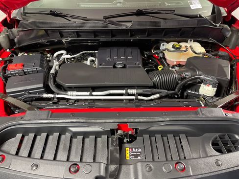 Used 2022 Chevrolet Silverado 1500 Custom w/ LPO, Blackout Package RWD image 9