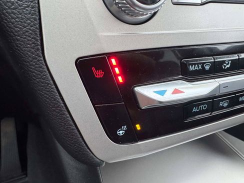 Used 2022 Ford Explorer XLT w/ Equipment Group 202A image 29