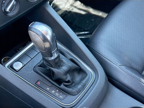 Used 2017 Volkswagen Jetta SE image 35