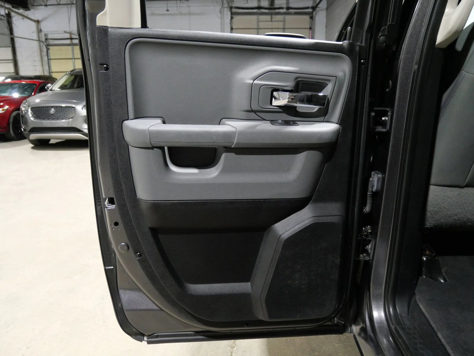 Used 2018 RAM 1500 Classic SLT AWD/4WD image 22
