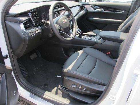 New 2025 Cadillac XT6 Premium Luxury w/ Technology Package image 9