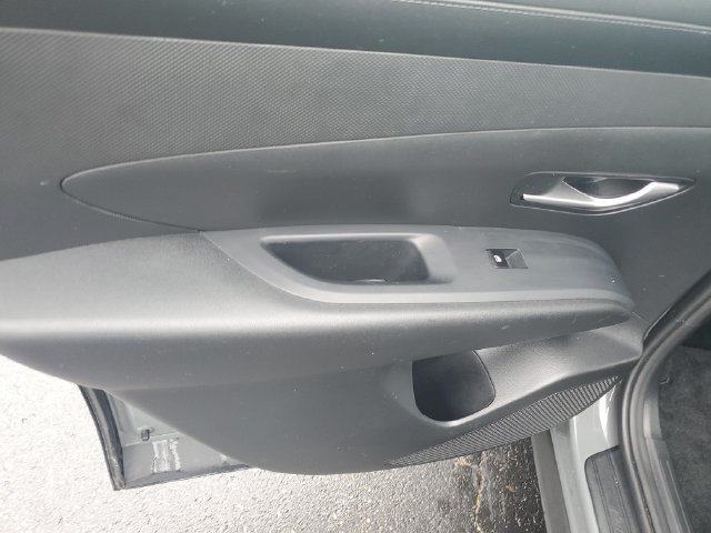Used 2025 Hyundai Tucson SE AWD/4WD image 16