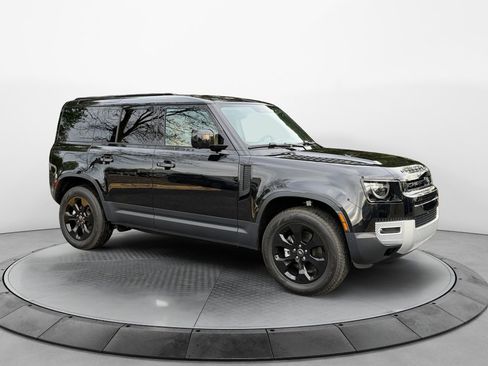 Used 2025 Land Rover Defender 110 S image 3