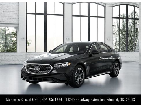 Used 2025 Mercedes-Benz E 350 4MATIC Sedan image 40