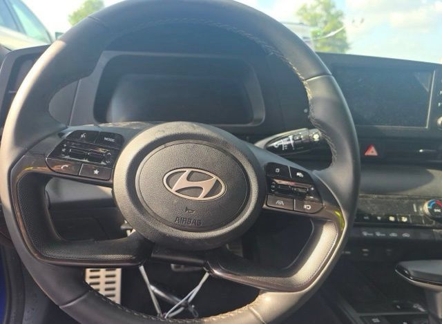Used 2025 Hyundai Elantra Sport FWD image 8