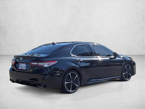 Used 2019 Toyota Camry XSE FWD image 5