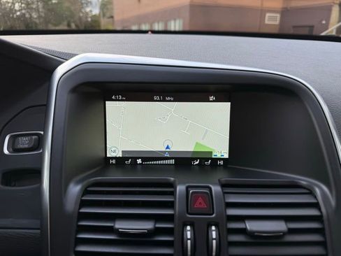 Used 2015 Volvo XC60 T5 Premier w/ Proximity Package image 19