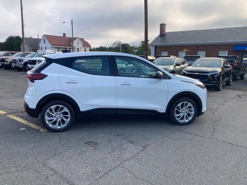 New 2027 Chevrolet Bolt LT w/ Comfort Package FWD image 27