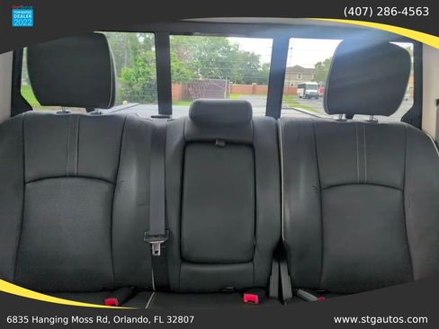 Used 2014 RAM 1500 Limited RWD image 28