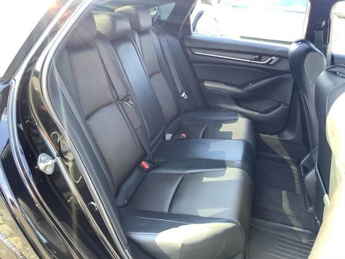 Used 2018 Honda Accord Sport image 12