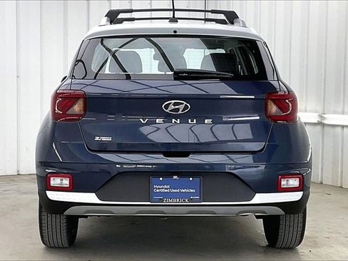 Certified 2025 Hyundai Venue Limited image 4