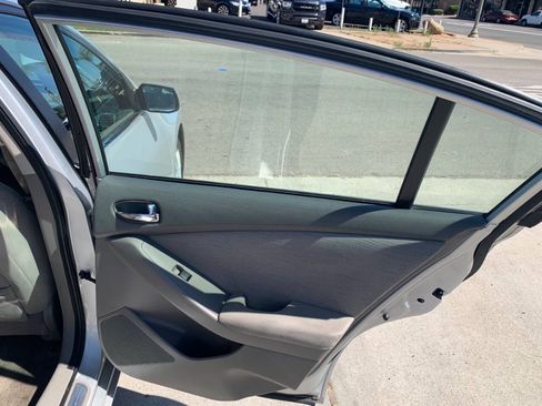 Used 2012 Nissan Altima 2.5 S w/ Convenience Pkg FWD image 12