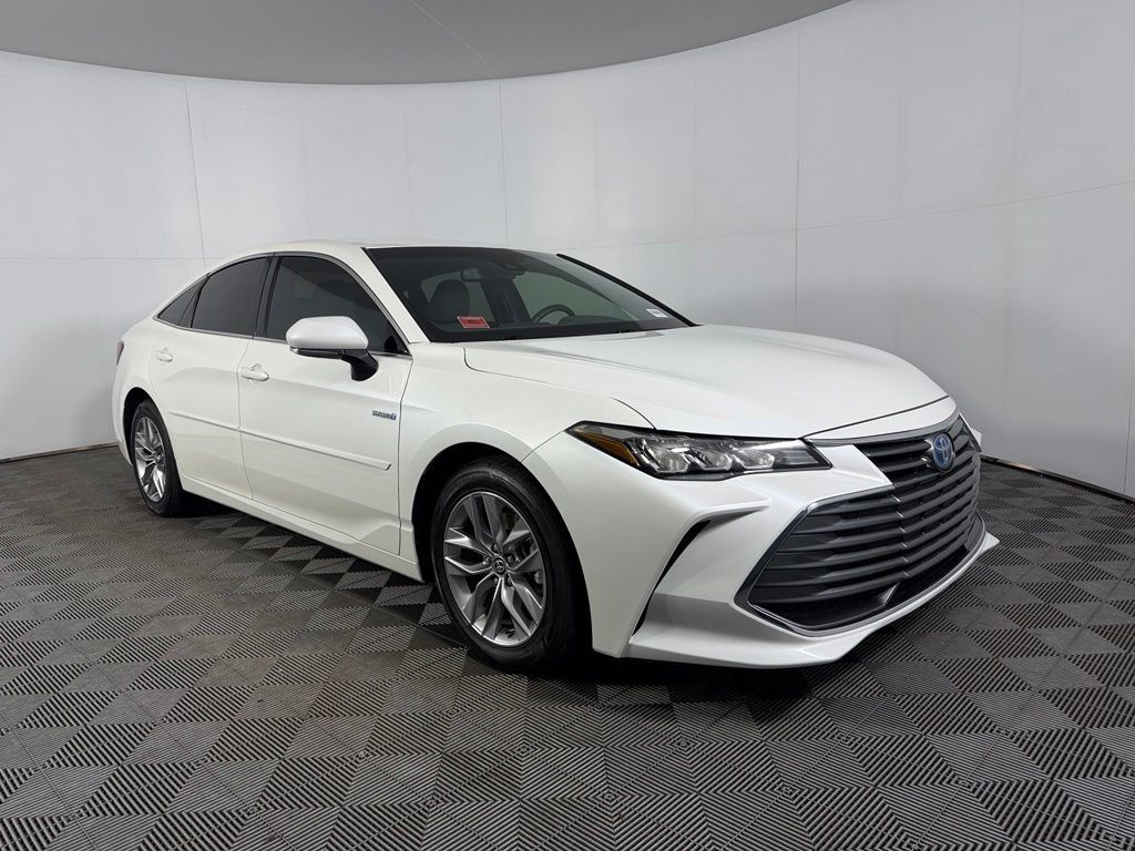 Used 2021 Toyota Avalon XLE w/ Carpet Mat Package (TMS) FWD image 4
