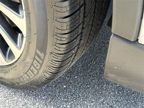 Certified 2021 Lincoln Aviator Reserve w/ Equipment Group 201A image 11