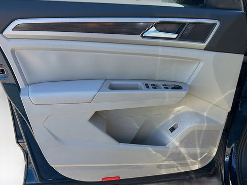 Used 2018 Volkswagen Atlas SE w/ R-Line Package image 22