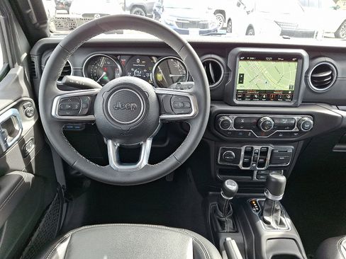 Used 2023 Jeep Wrangler Unlimited Sahara image 11