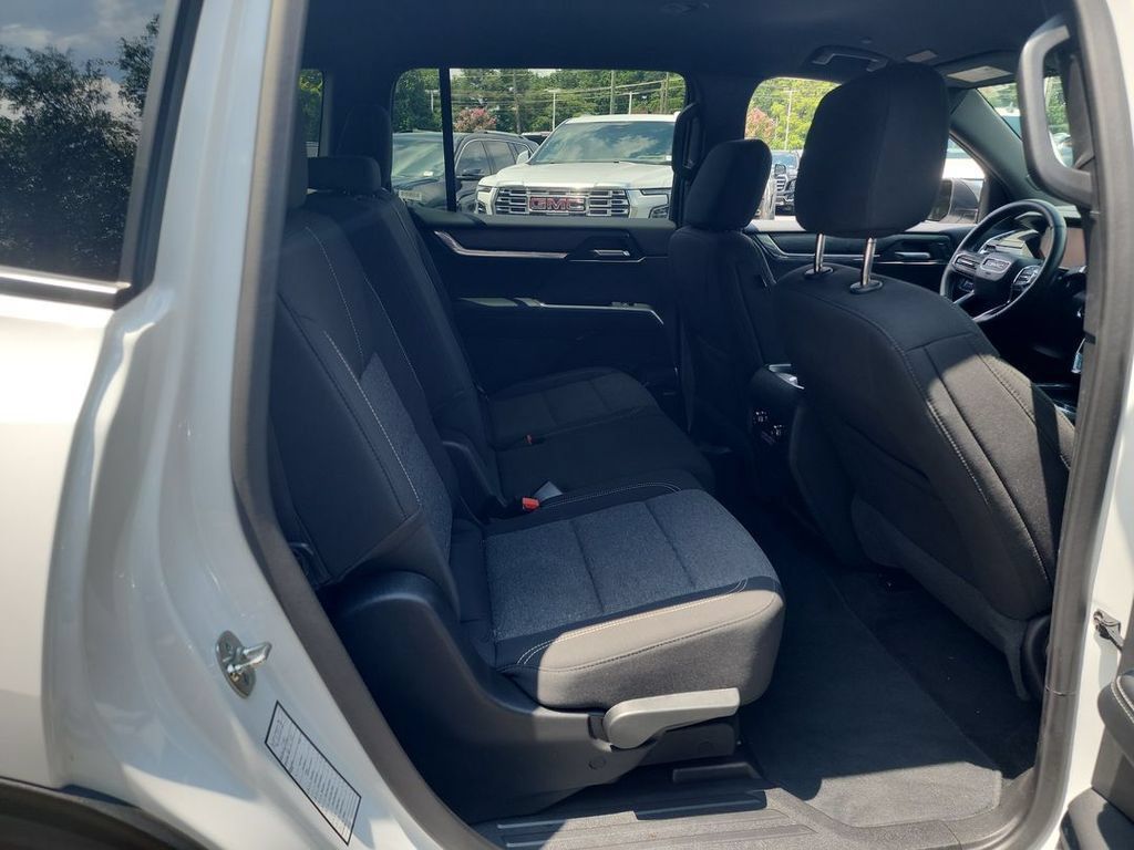 Certified 2025 GMC Acadia Elevation FWD image 27