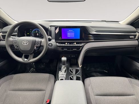 Used 2025 Toyota Camry LE FWD image 10