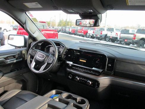 Used 2024 GMC Sierra 1500 SLT image 21
