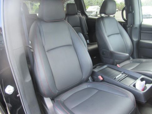 Used 2024 Honda Odyssey Sport image 9