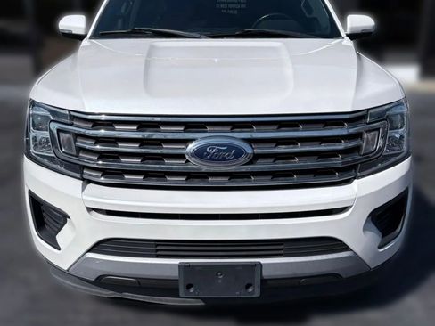 Used 2019 Ford Expedition Max XLT w/ Equipment Group 202A image 8