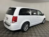 Used 2016 Dodge Grand Caravan SE image 5